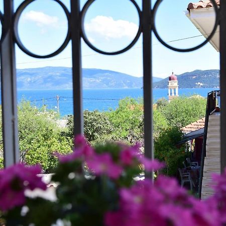 D'Angelos Apartments カラヴォミロス エクステリア 写真