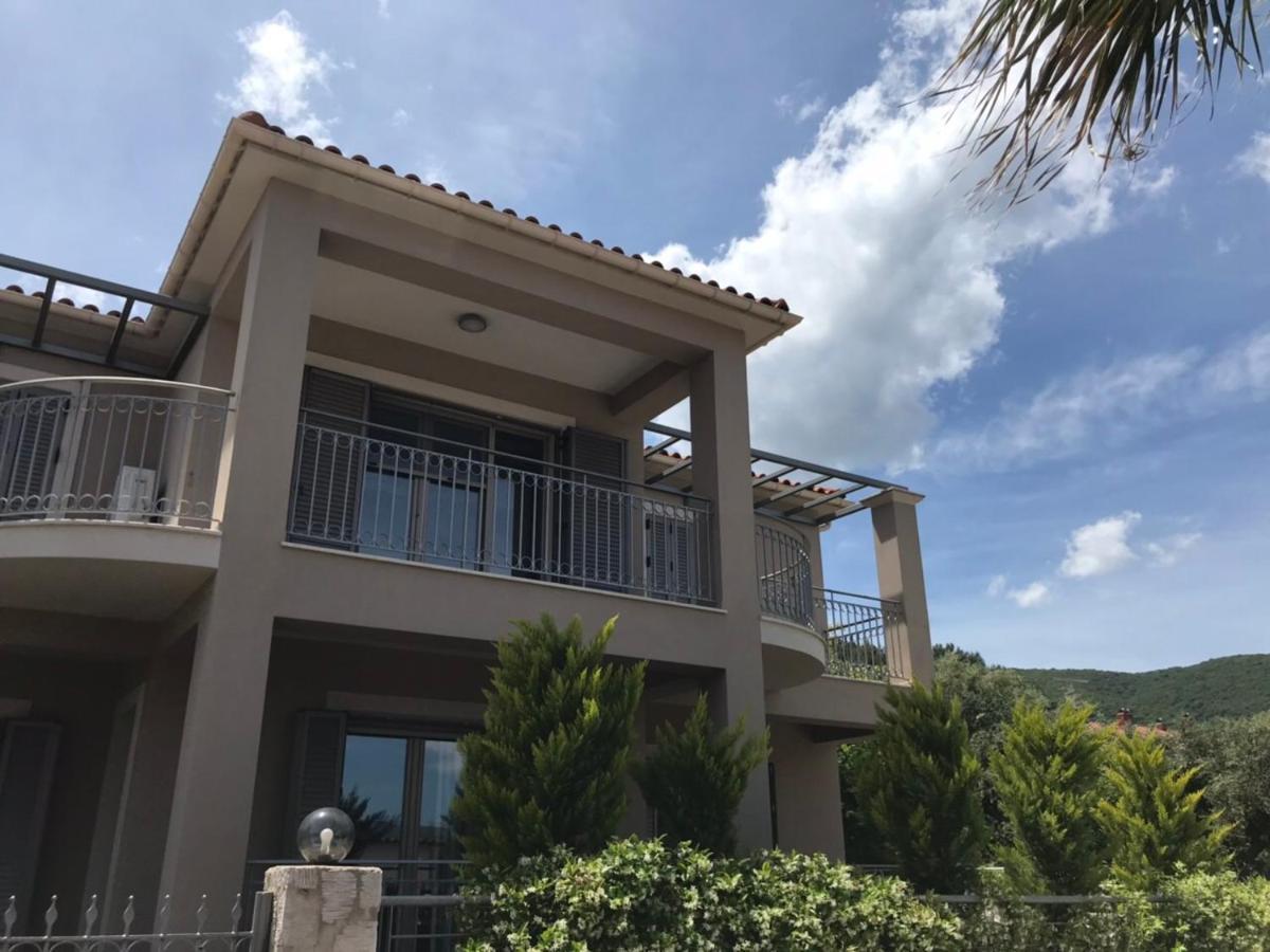 D'Angelos Apartments カラヴォミロス エクステリア 写真