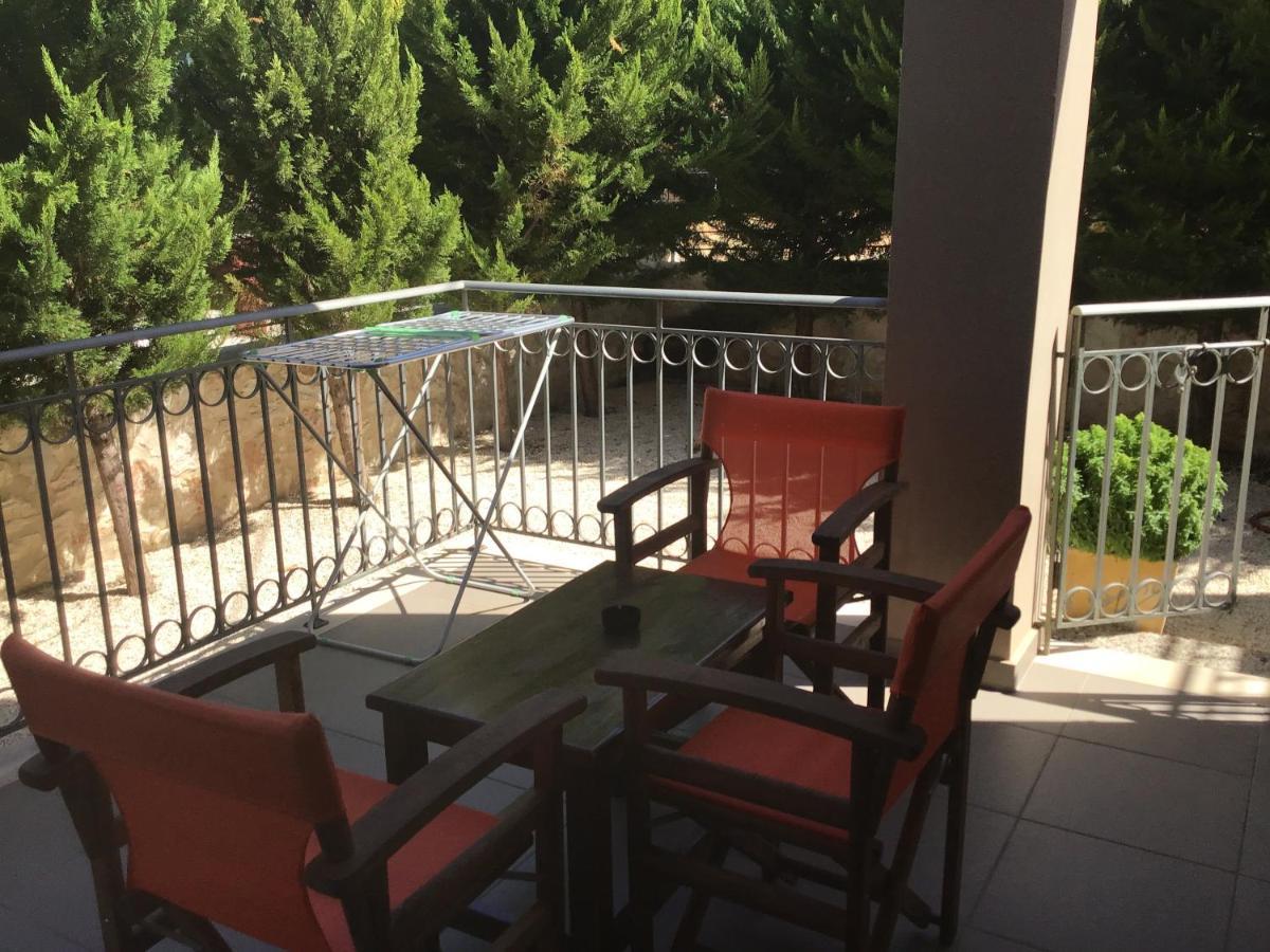 D'Angelos Apartments カラヴォミロス エクステリア 写真