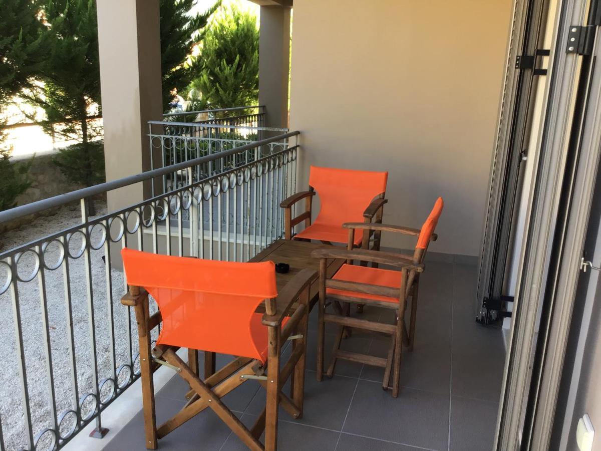 D'Angelos Apartments カラヴォミロス エクステリア 写真