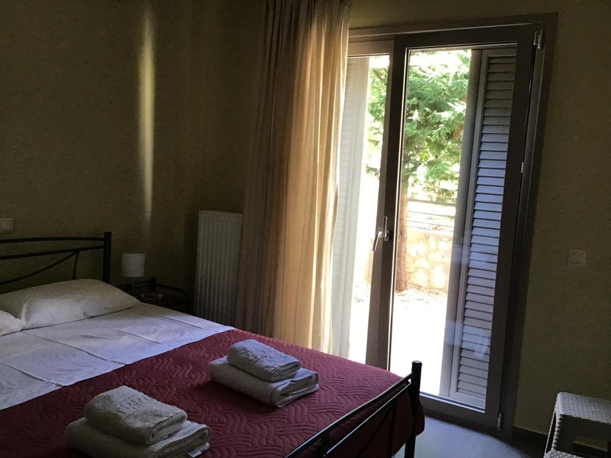 D'Angelos Apartments カラヴォミロス エクステリア 写真