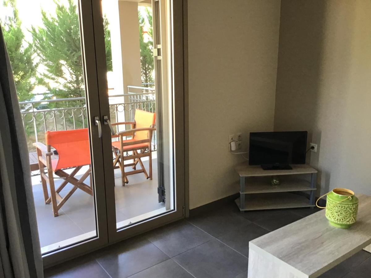 D'Angelos Apartments カラヴォミロス エクステリア 写真