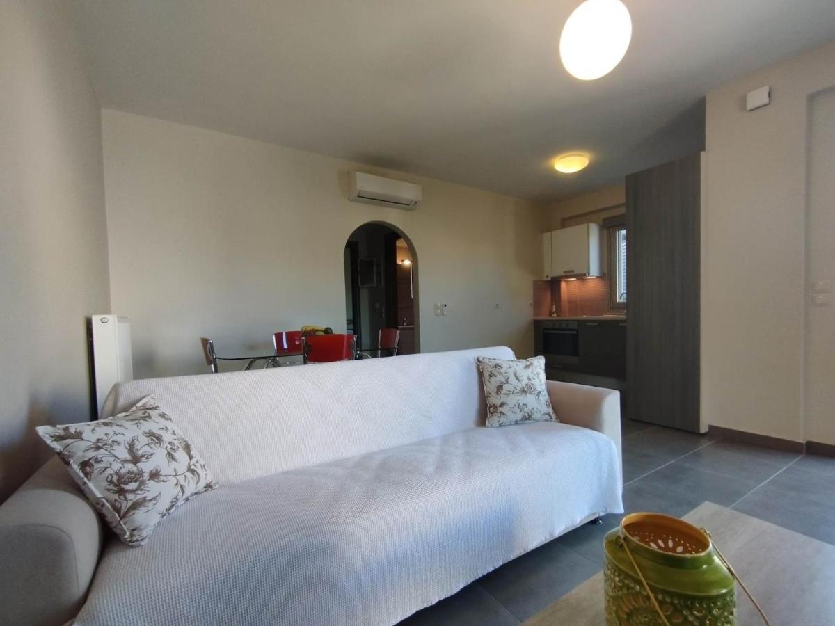 D'Angelos Apartments カラヴォミロス エクステリア 写真