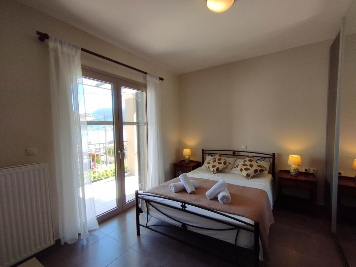 D'Angelos Apartments カラヴォミロス エクステリア 写真