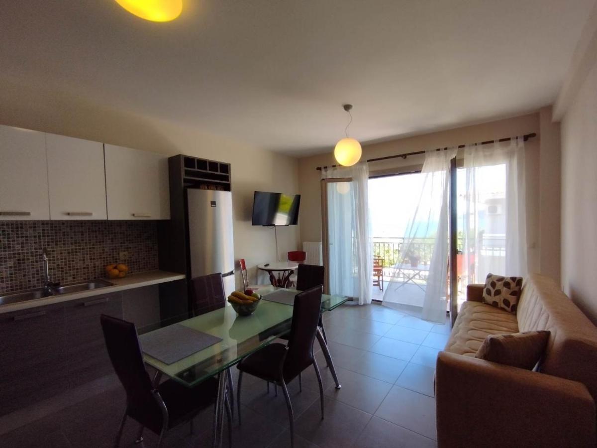 D'Angelos Apartments カラヴォミロス エクステリア 写真