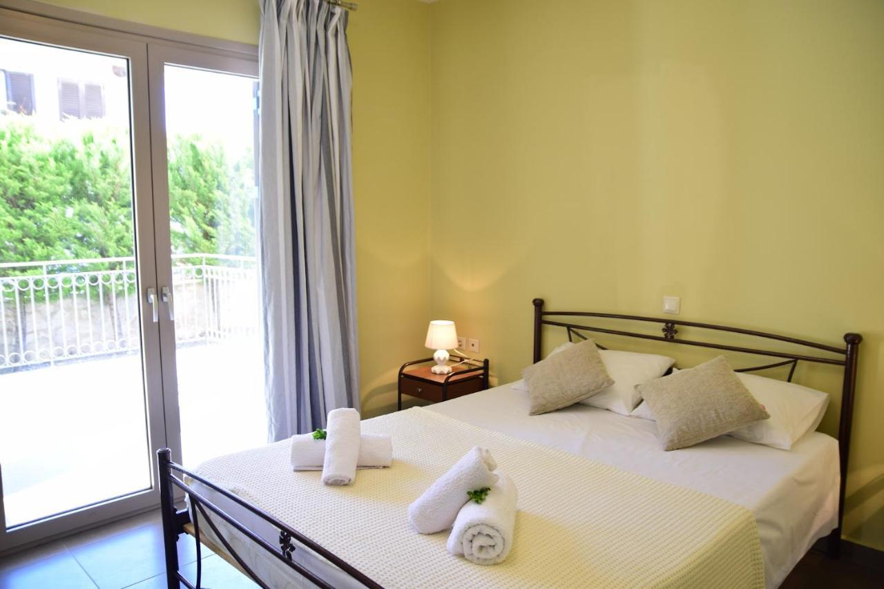 D'Angelos Apartments カラヴォミロス エクステリア 写真