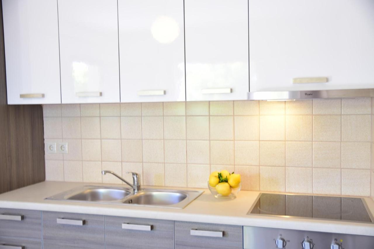 D'Angelos Apartments カラヴォミロス エクステリア 写真