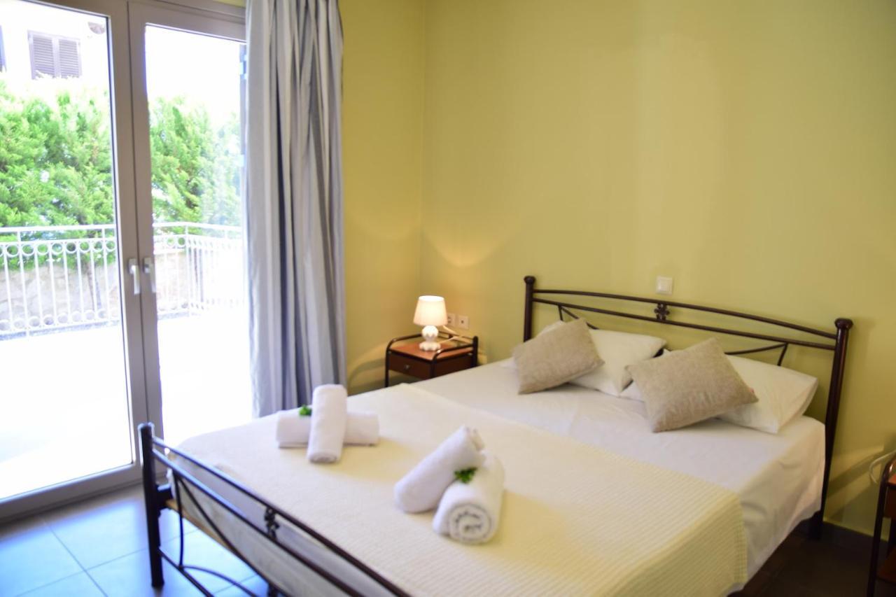 D'Angelos Apartments カラヴォミロス エクステリア 写真