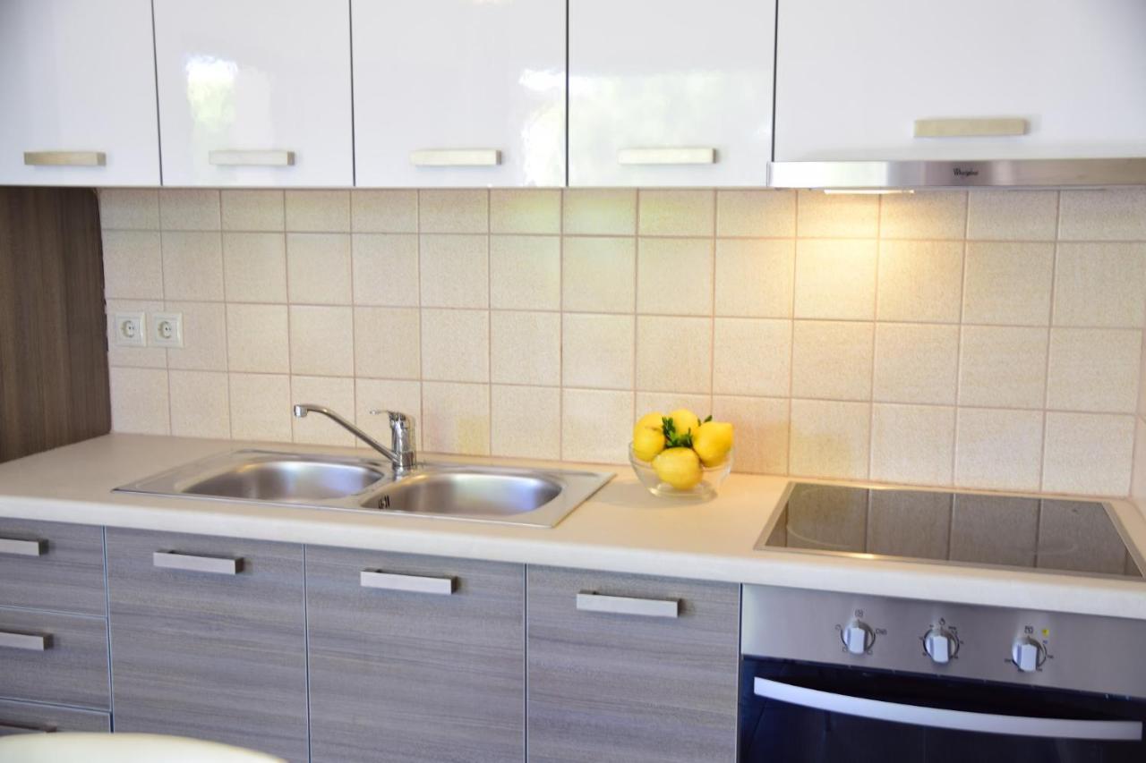 D'Angelos Apartments カラヴォミロス エクステリア 写真