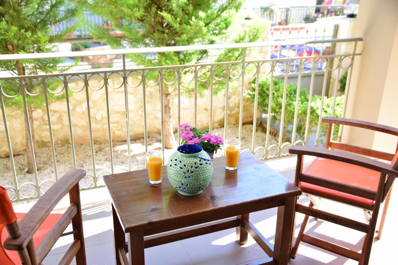 D'Angelos Apartments カラヴォミロス エクステリア 写真