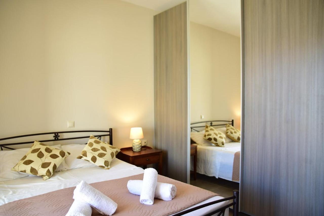 D'Angelos Apartments カラヴォミロス エクステリア 写真
