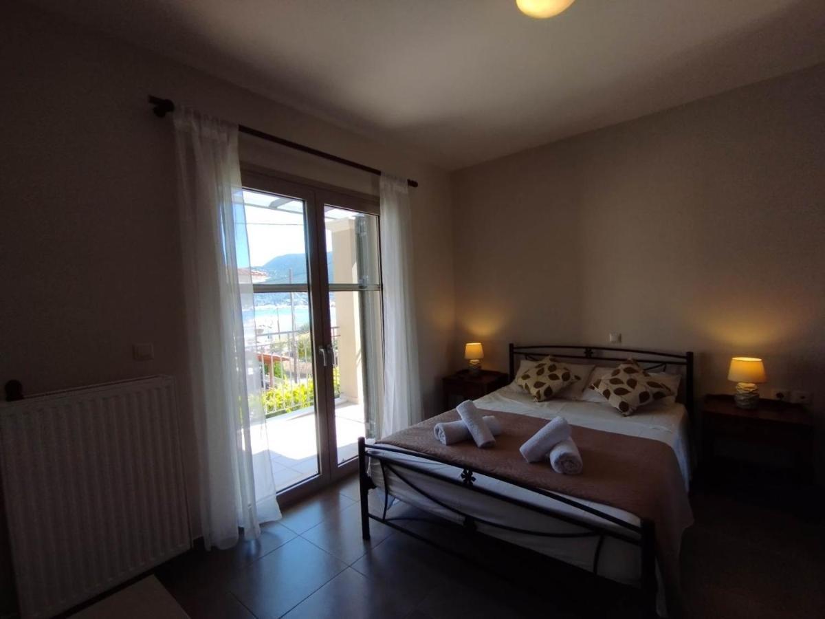 D'Angelos Apartments カラヴォミロス エクステリア 写真