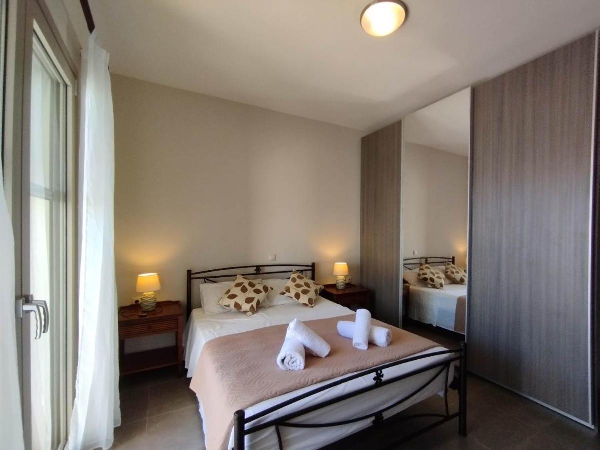 D'Angelos Apartments カラヴォミロス エクステリア 写真